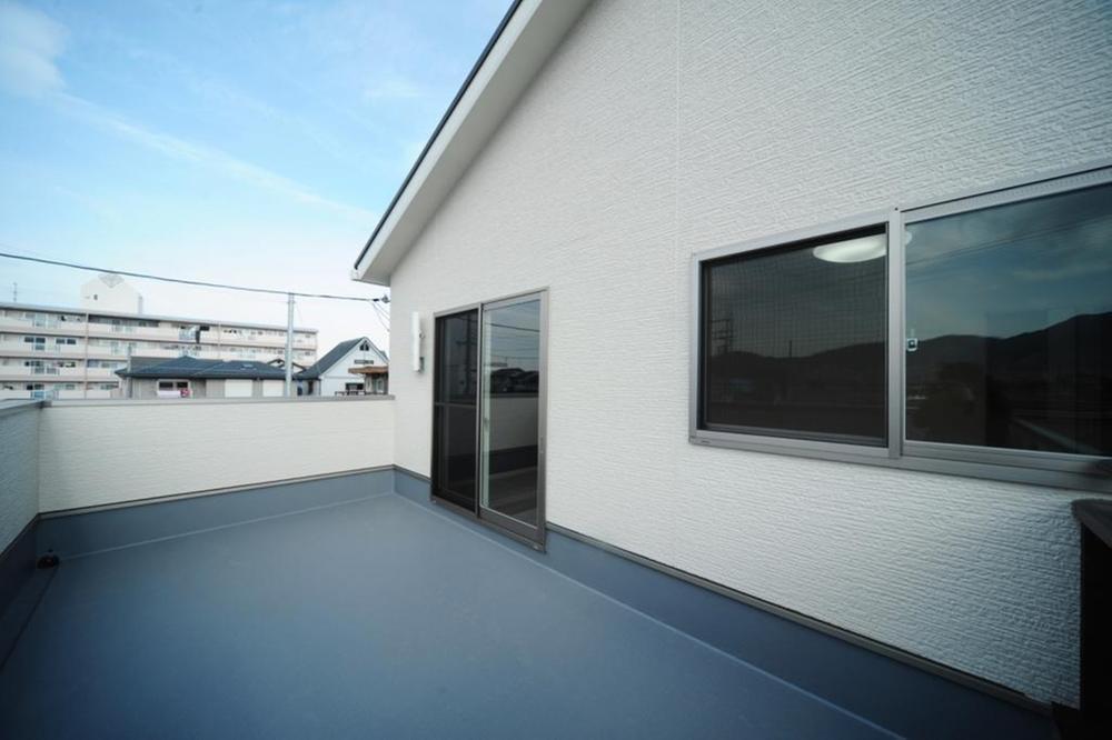 Balcony. Large roof balcony site (January 2013) Shooting