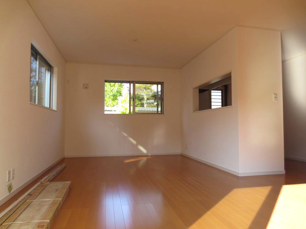 Living. ■ Do not worry about condensation in the LOW-E pair glass use ■