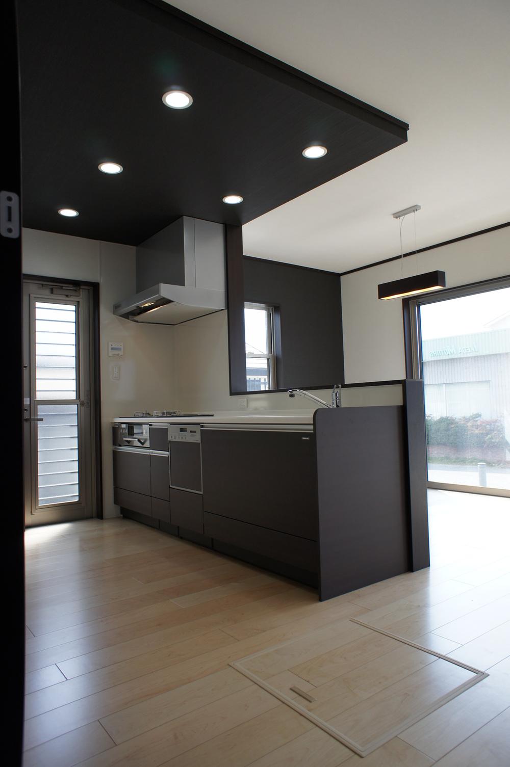 Kitchen. Stylish kitchen door color in the fall ceiling You can choose from 45 colors. 