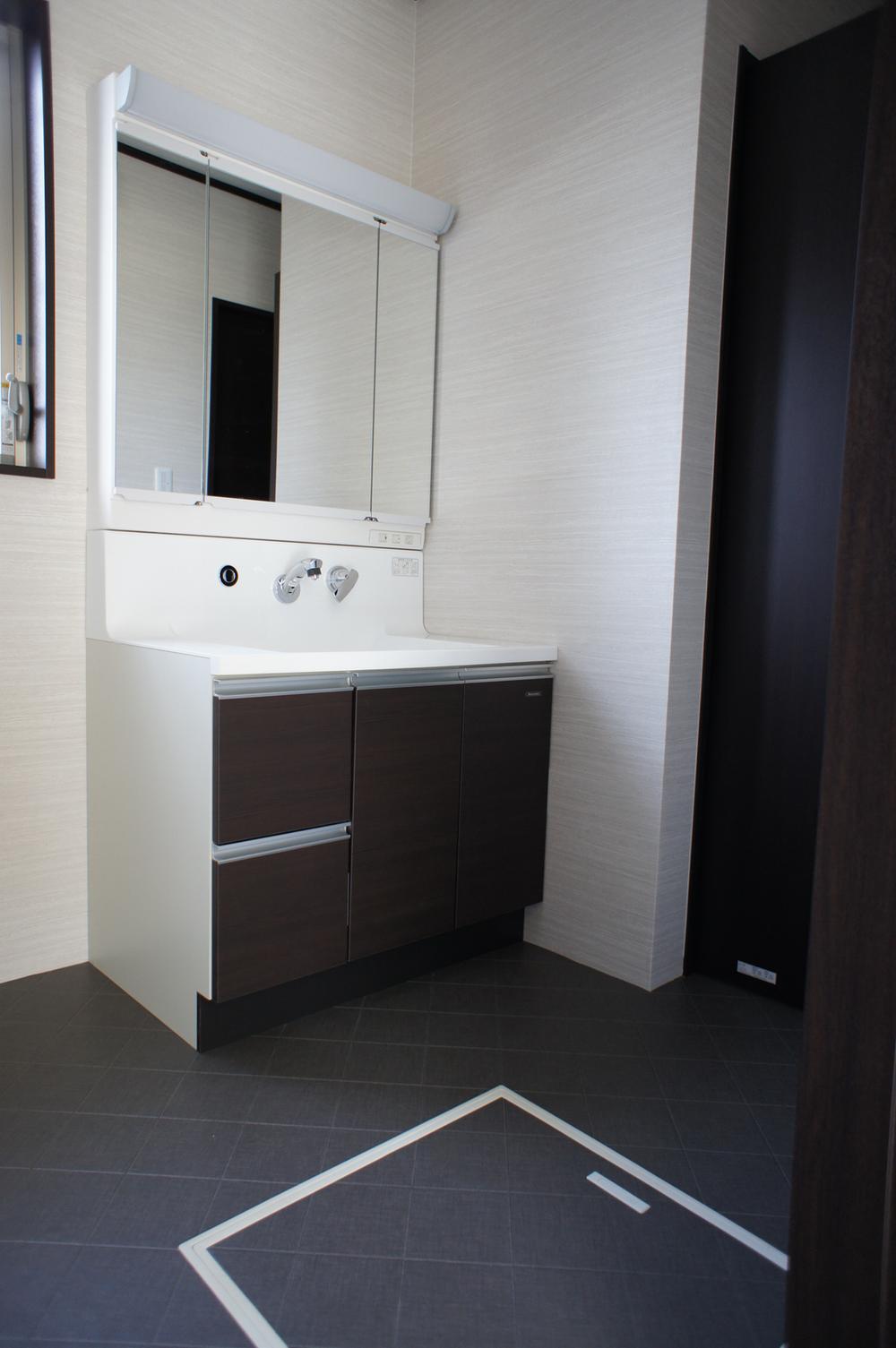 Wash basin, toilet. W900 large size of