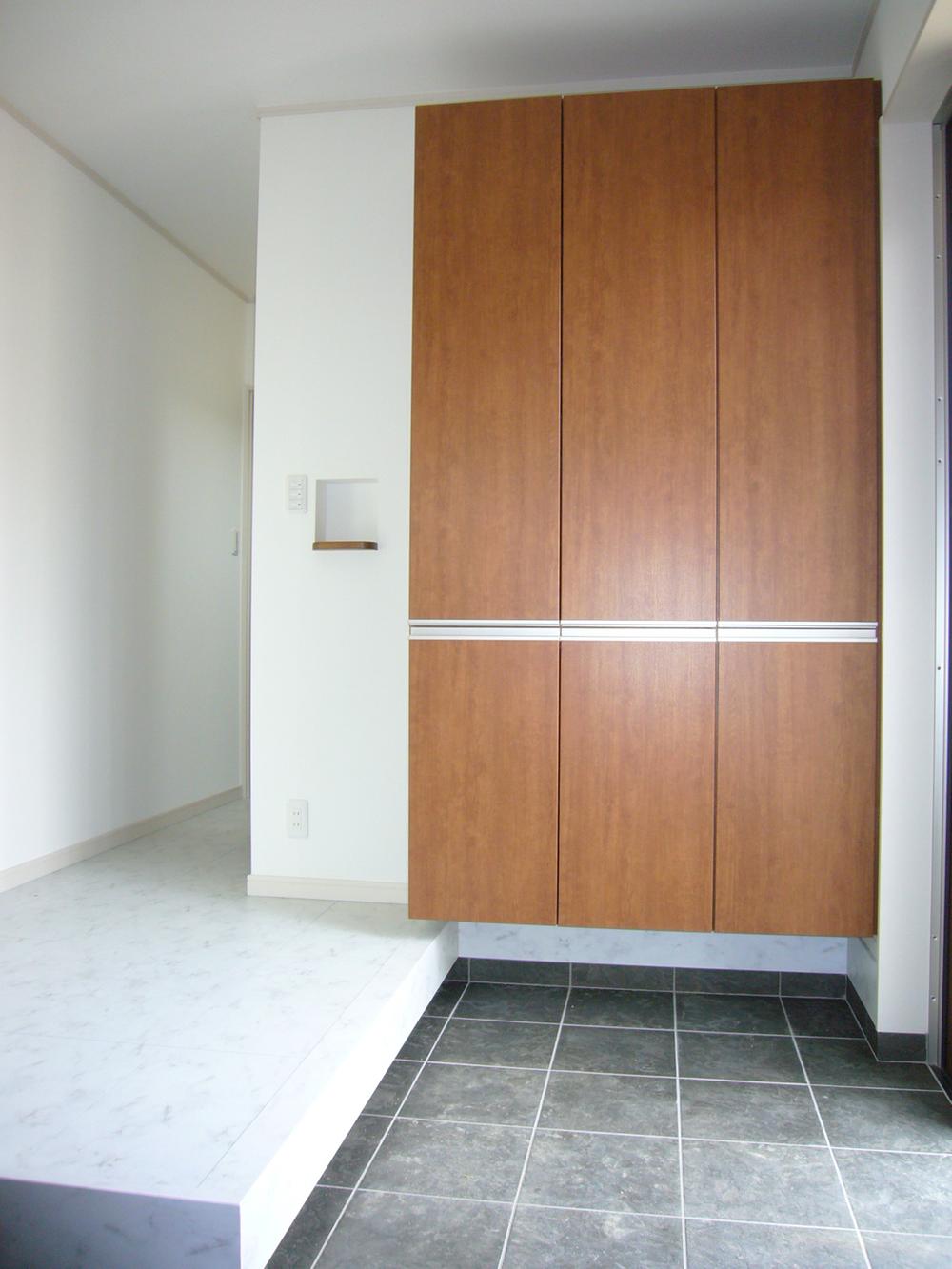 Receipt. Entrance storage