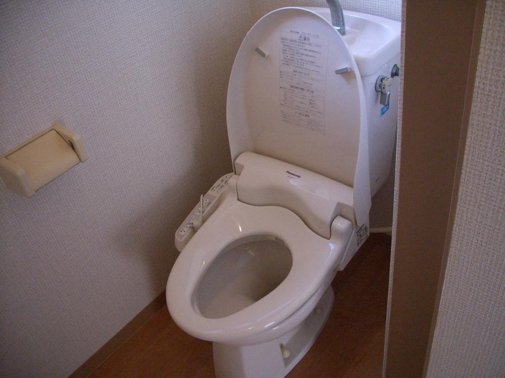 Toilet. Indoor (11 May 2013) Shooting