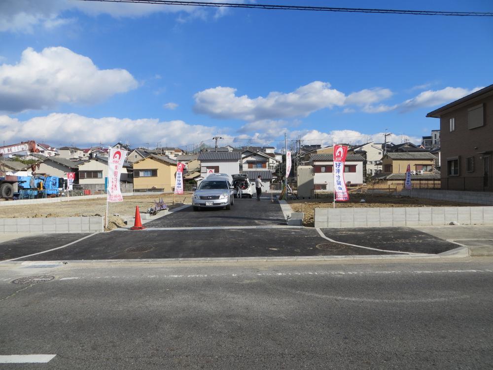 Local photos, including front road. Before the road is wide
