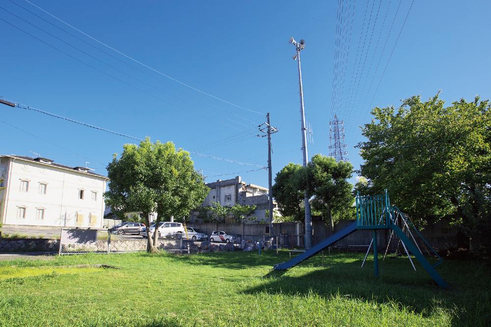 park. To 710m the weather is nice cherry park for a walk with the children to Sakura Park