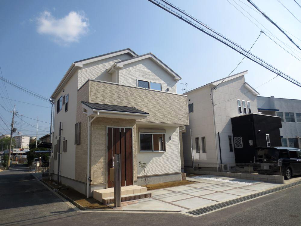 Local appearance photo. The building is already completed! Please feel free to contact us even more of the indoor tour hope ■ Stain-resistant exterior wall siding specification! Exterior construction costs included!  ■ 