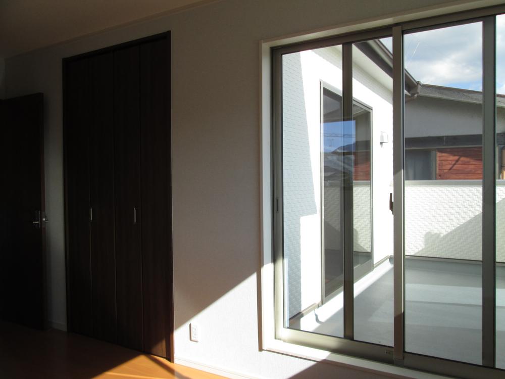 Same specifications photos (Other introspection)