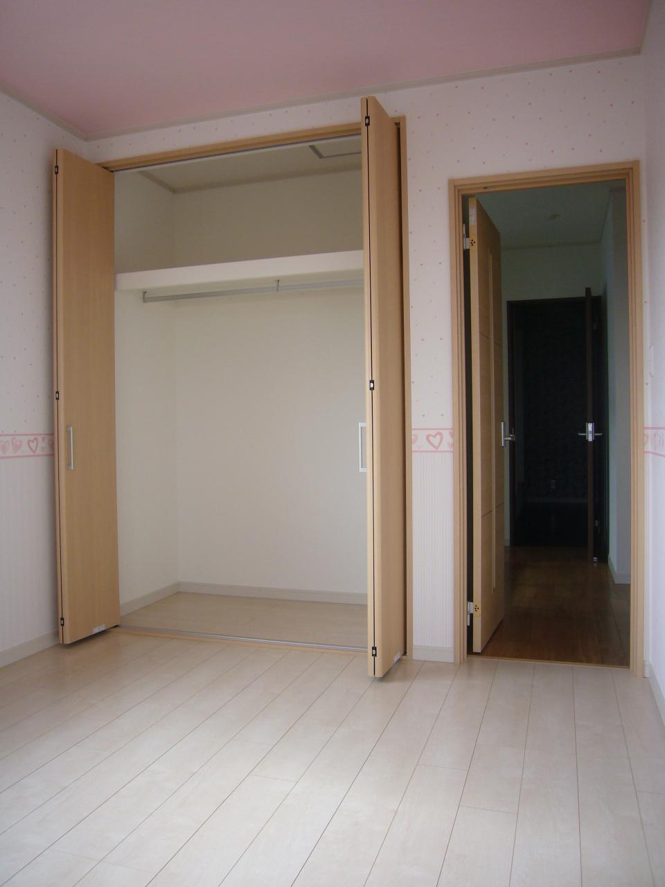 Receipt. Large closet in each room