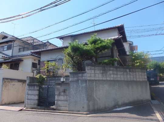 Local appearance photo. Exterior (1) For the corner lot, Day is good.