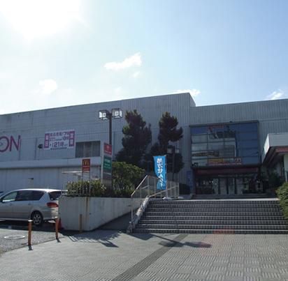 Shopping centre. 1082m until the ion west Yamato shop