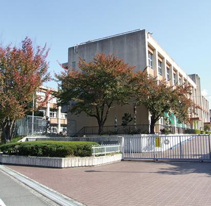 Primary school. Kawai Municipal Kawai 245m to the third elementary school