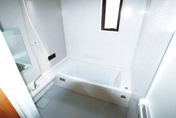 Same specifications photo (bathroom)