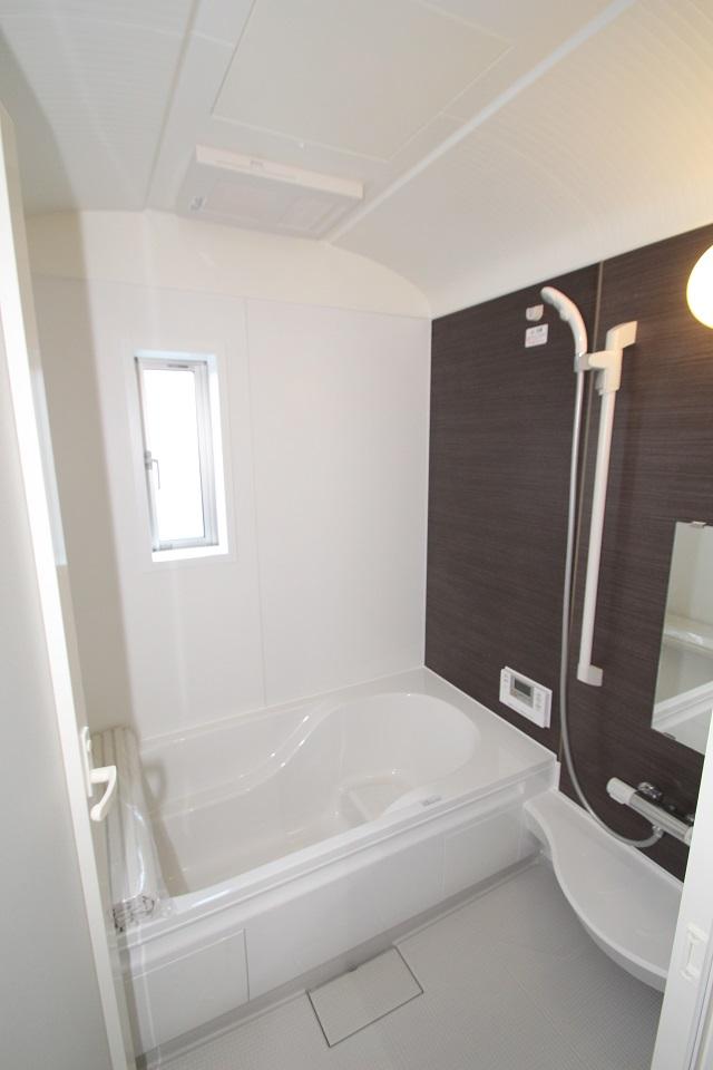 Bathroom. Indoor (11 May 2013) Shooting