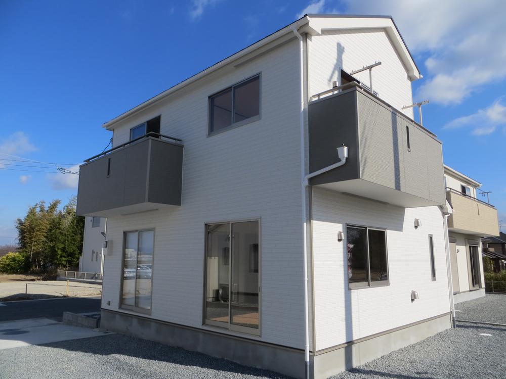 Local appearance photo