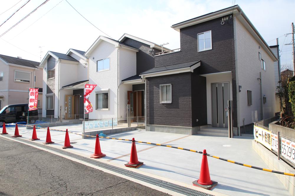 Local appearance photo. It was completed land area 147.84 sq m  ~  [44 square meters ~ ] , Building area 105.15 sq m  ~ , Is a livable floor plan in 4LDK