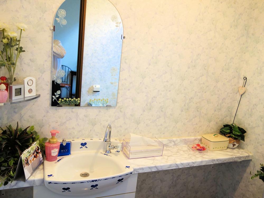 Toilet. Local (September 2013) Shooting