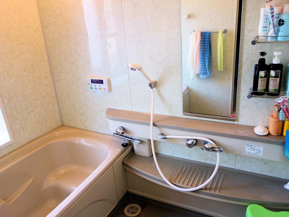 Bathroom. (September 2013) Shooting