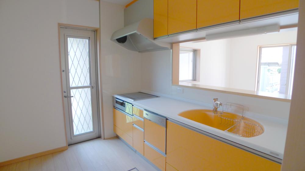 Other Equipment. Strong from countertop to sink your easy-care artificial marble adopted kitchen of Toklas