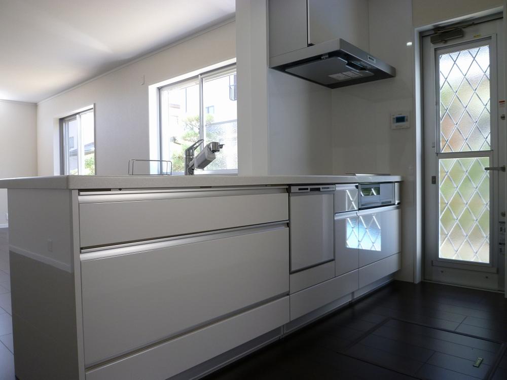 Same specifications photo (kitchen)