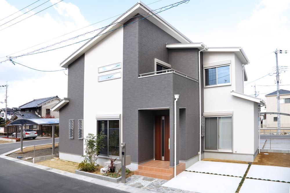 Local photos, including front road. Local (11 May 2013) Shooting