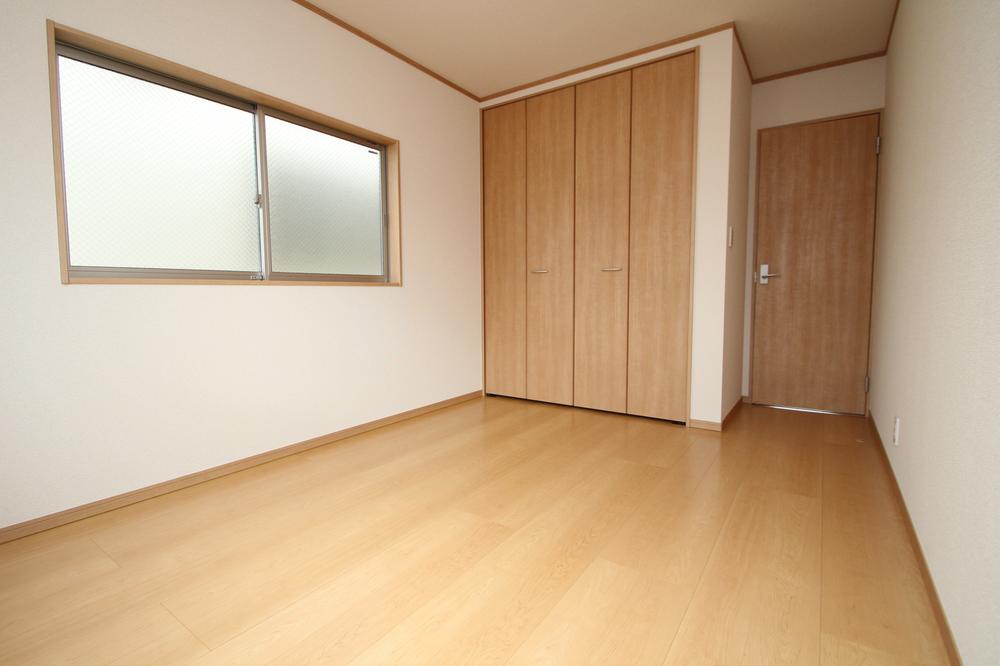 Non-living room. Indoor (December 2013) captured the same use