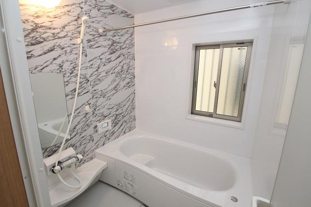 Bathroom. Indoor (12 May 2013) Shooting