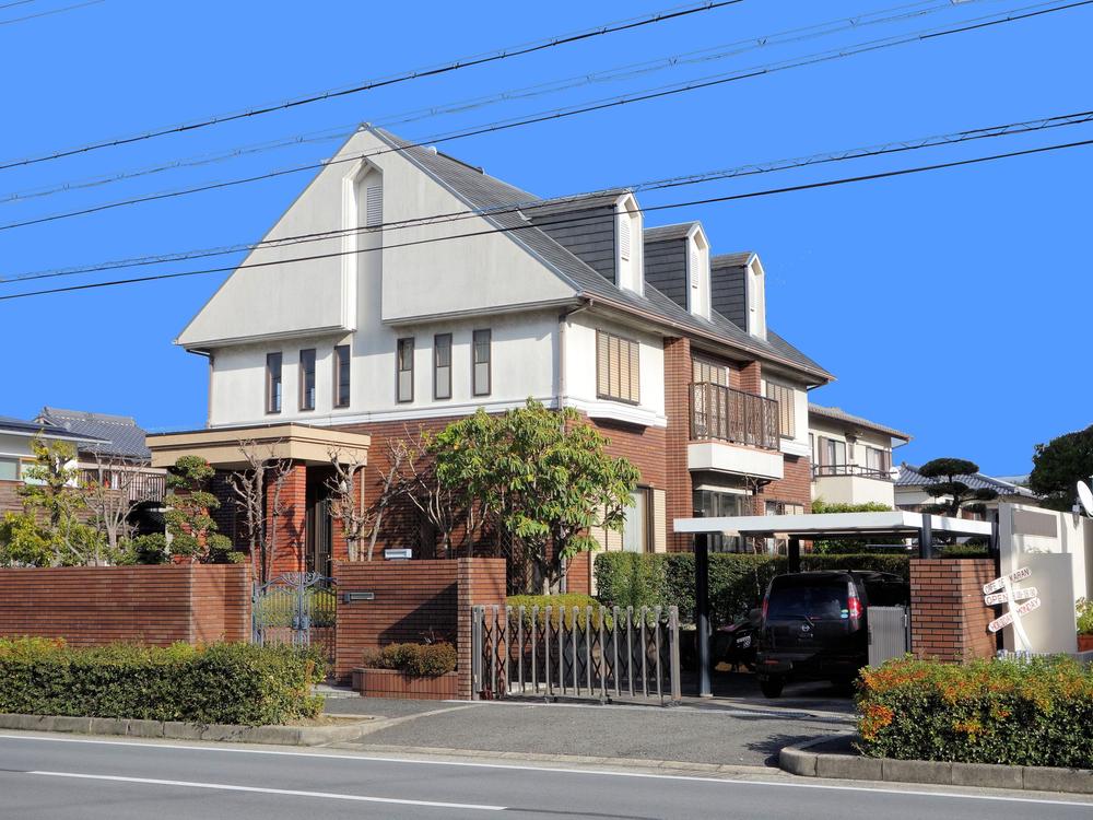 Local appearance photo. Local (12 May 2013) Shooting