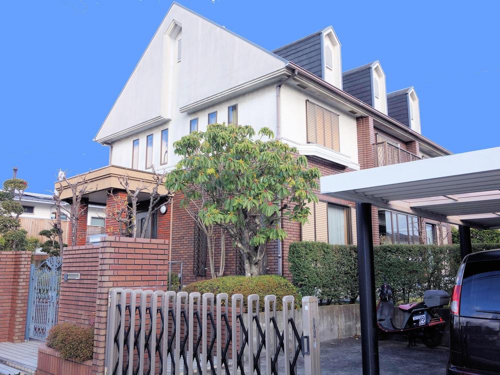 Local appearance photo. Local (12 May 2013) Shooting