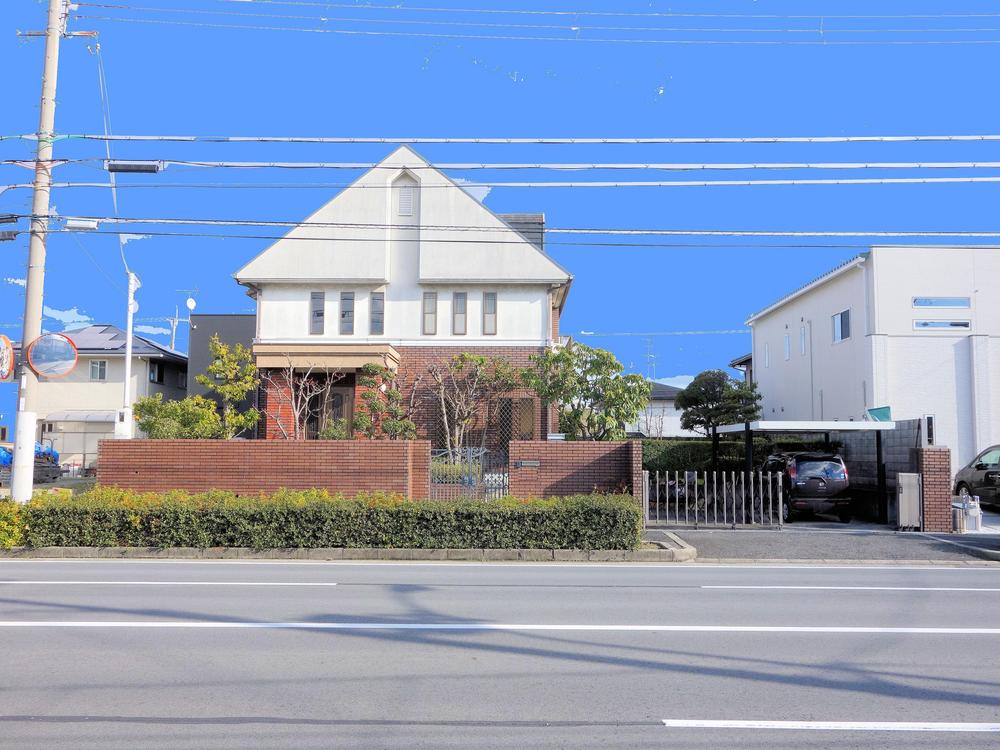 Local appearance photo. Local (12 May 2013) Shooting