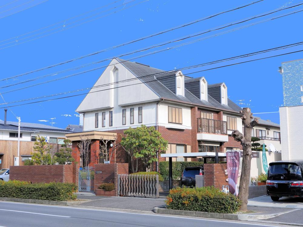 Local appearance photo. Local (12 May 2013) Shooting