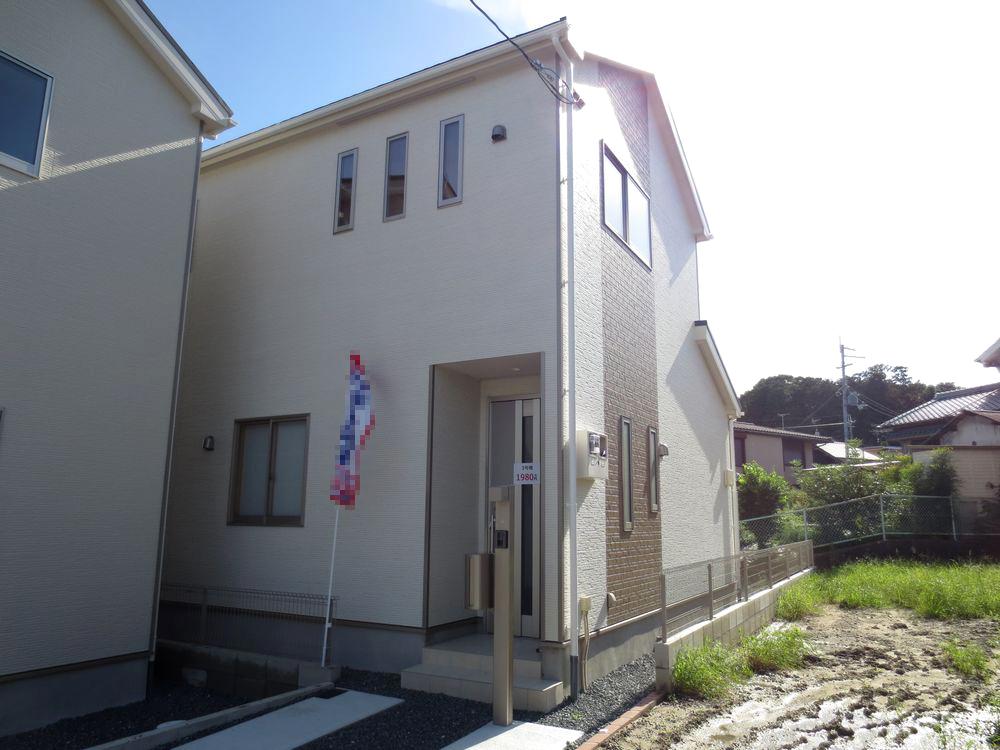 Local appearance photo. ■ All-electric, With solar power generation system is a condominium Exterior construction costs included! (3 Building) ■