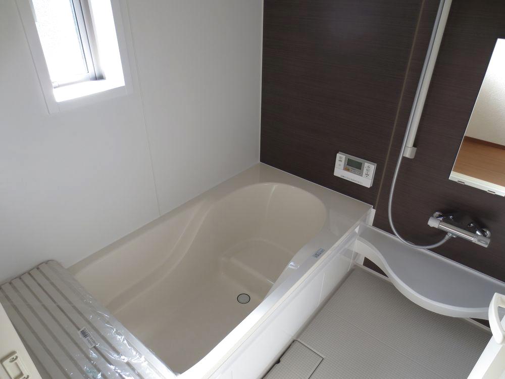 Bathroom. ■ Bathroom ventilation heating dryer, Is the unit bus with a full-automatic hot water clad function (Building 3 bathroom) ■