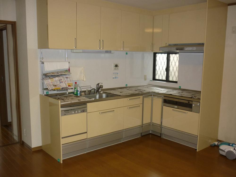 Kitchen. Indoor (June 2013) Shooting