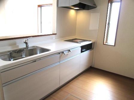 Kitchen. Your family close to face-to-face kitchen