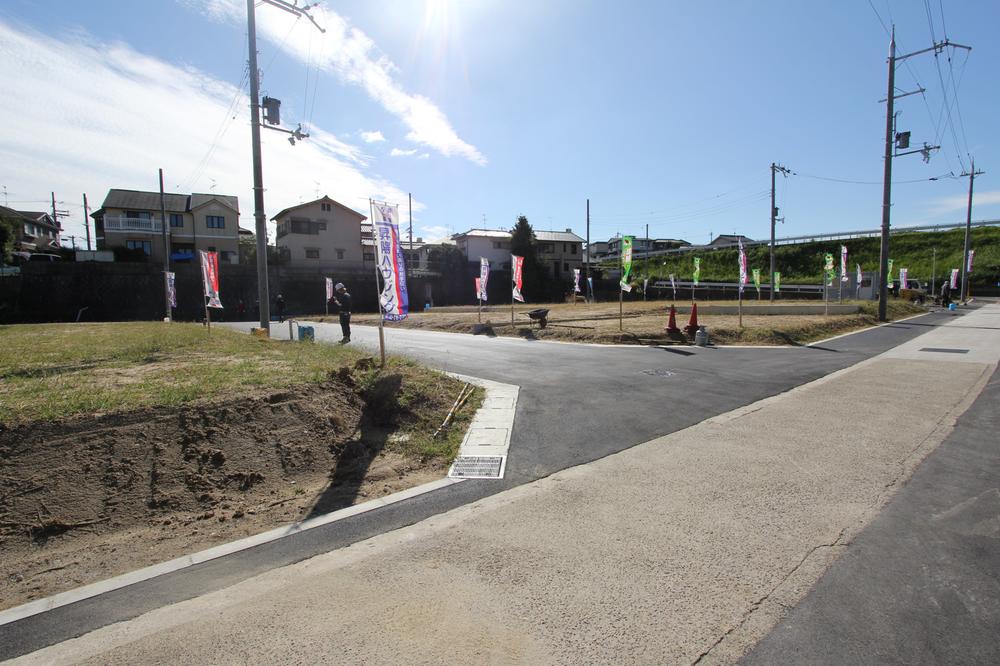 Local photos, including front road. Local (10 May 2013) Shooting