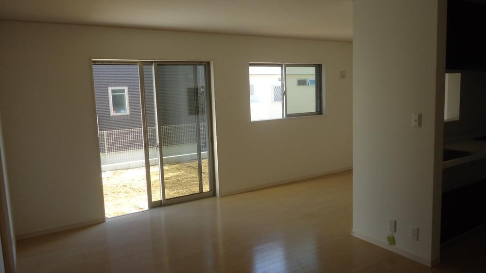 Same specifications photos (living)