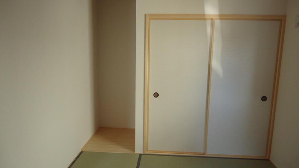 Same specifications photos (Other introspection)