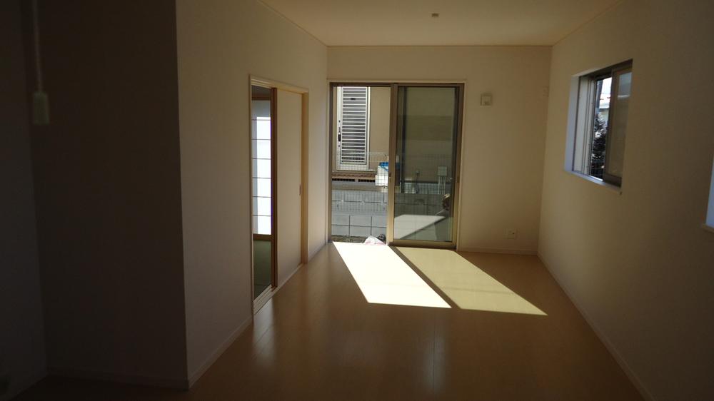 Same specifications photos (living)