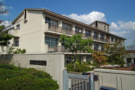 Primary school. 737m to Oji Municipal Oji Minami Elementary School
