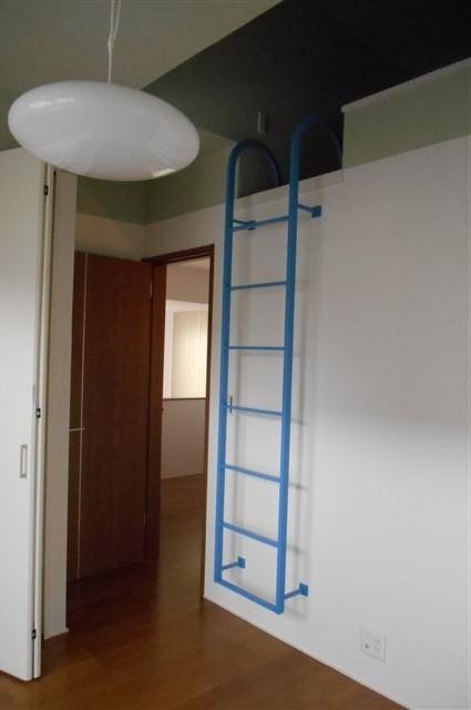 Other introspection. Indoor shooting