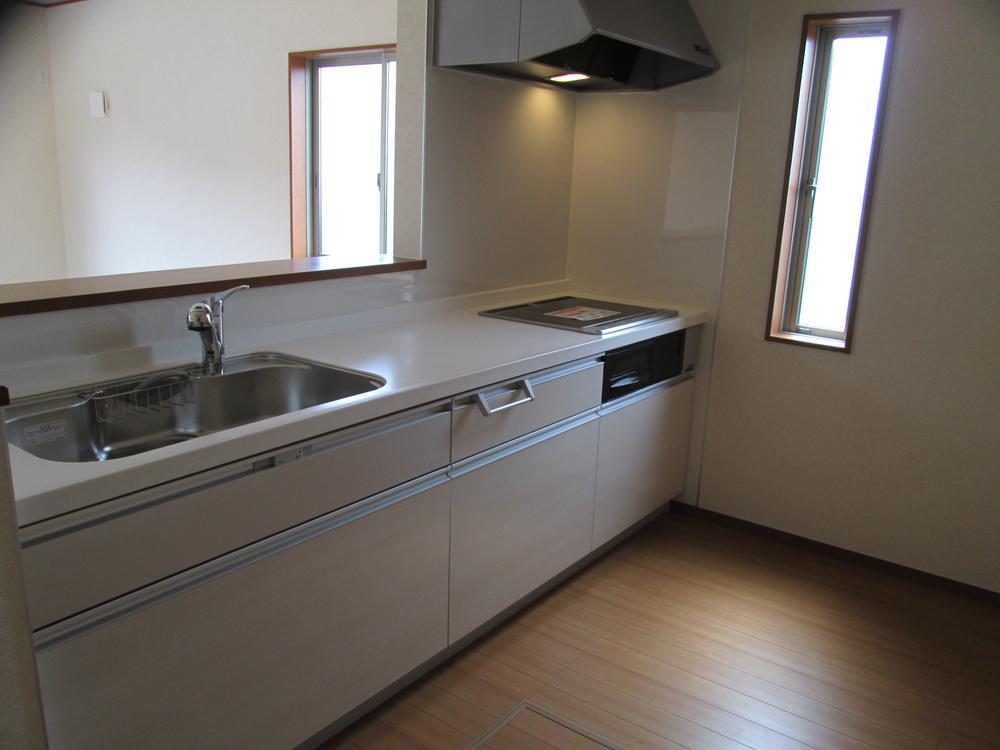 Kitchen. So it is open big on the sink, There is a feeling of opening. It so face-to-face kitchen you can enjoy the cuisine while watching the children of the state and TV!