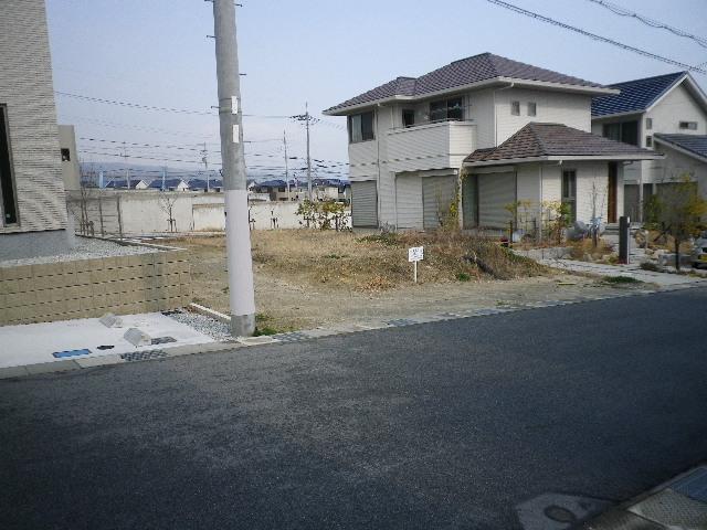 Local photos, including front road. C1-3 No. land site (March 2012) shooting