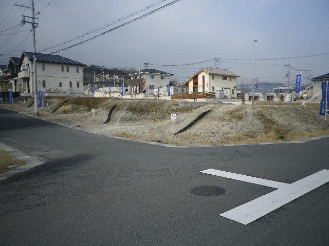 Local photos, including front road. C1-12 No. land site (March 2012) shooting