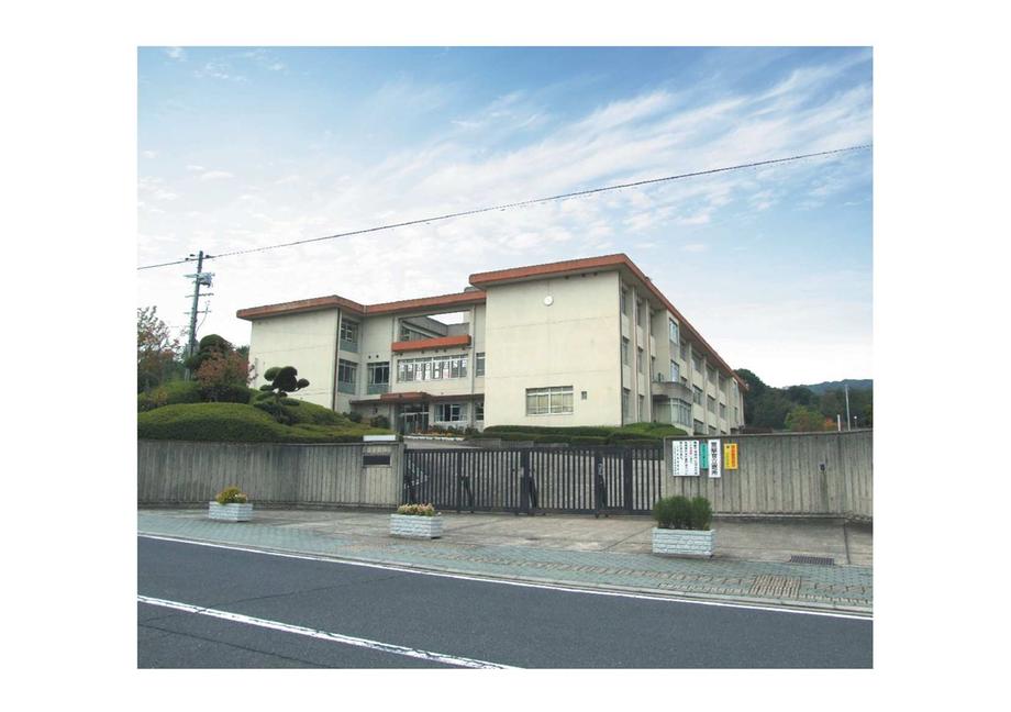 Junior high school. Municipal Oji to South Junior High School 1620m