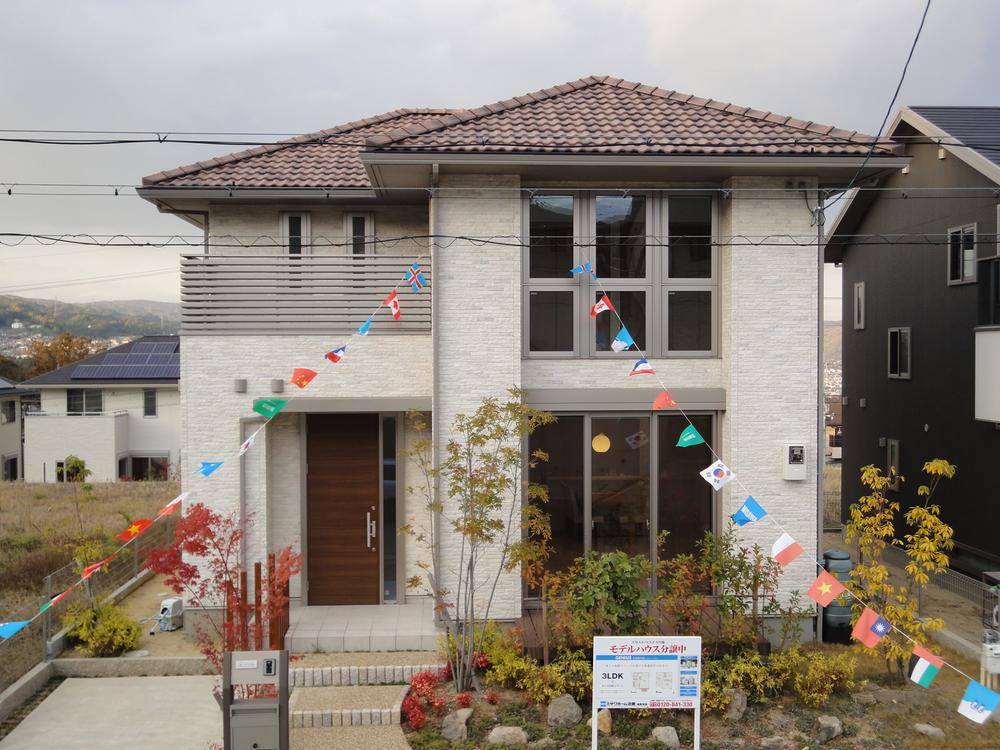 No. 8 land model house