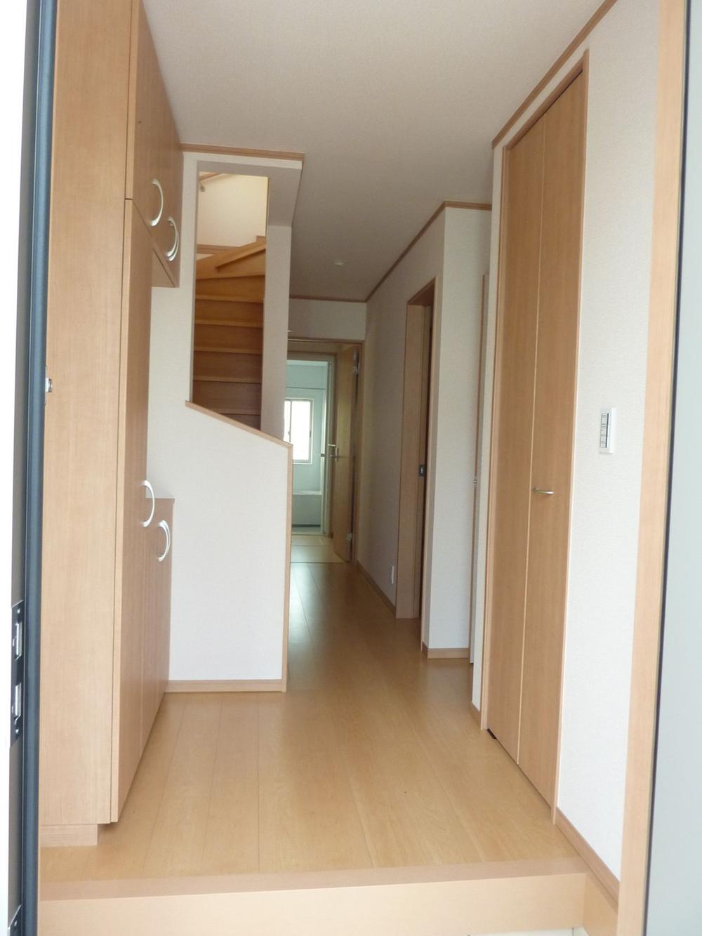 Entrance. Local (11 May 2013) Shooting