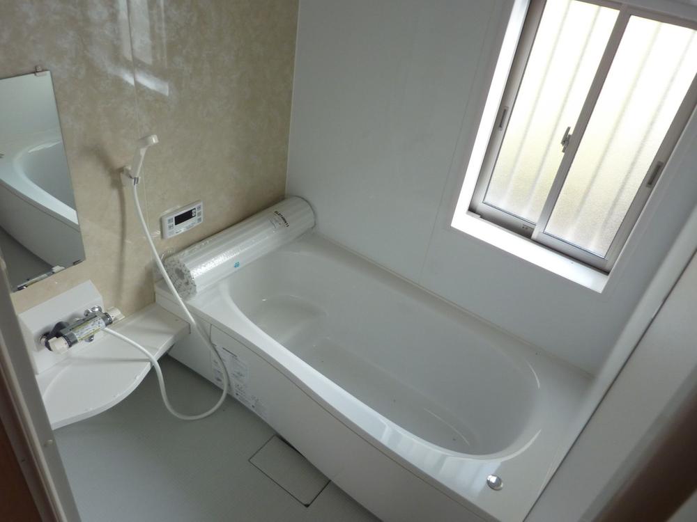 Bathroom. Local (11 May 2013) Shooting