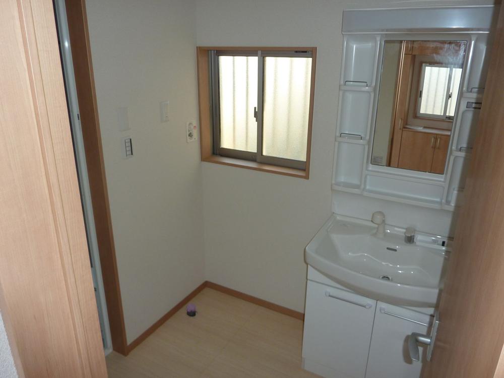 Wash basin, toilet. Indoor (11 May 2013) Shooting