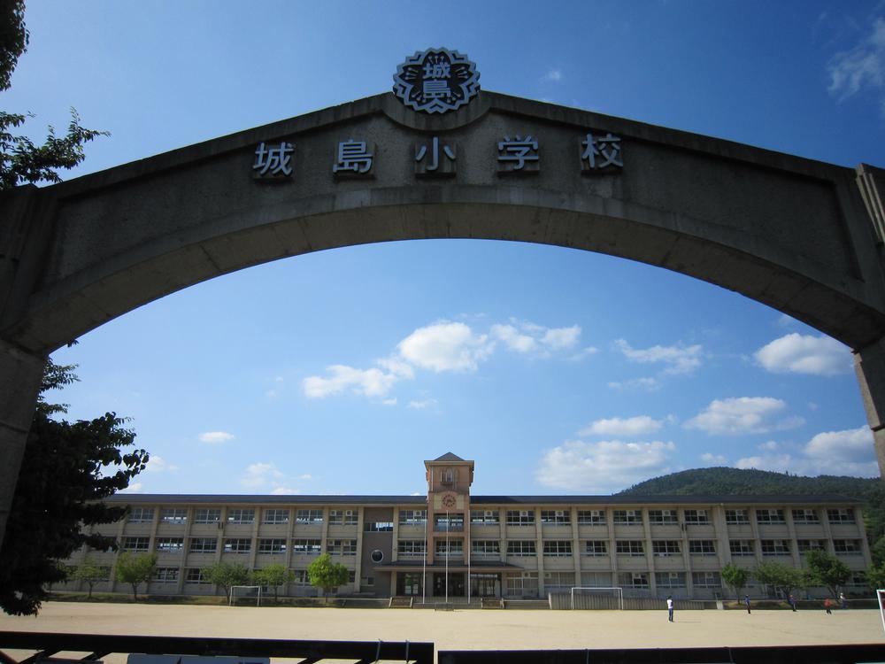Primary school. Kijima 600m up to elementary school