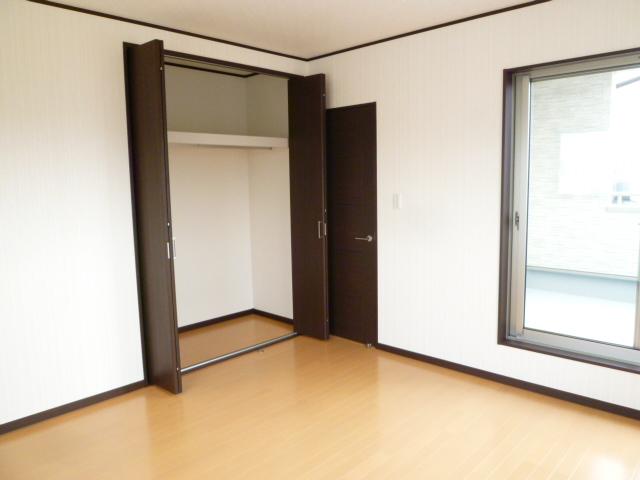 Non-living room. Indoor (11 May 2013) Shooting