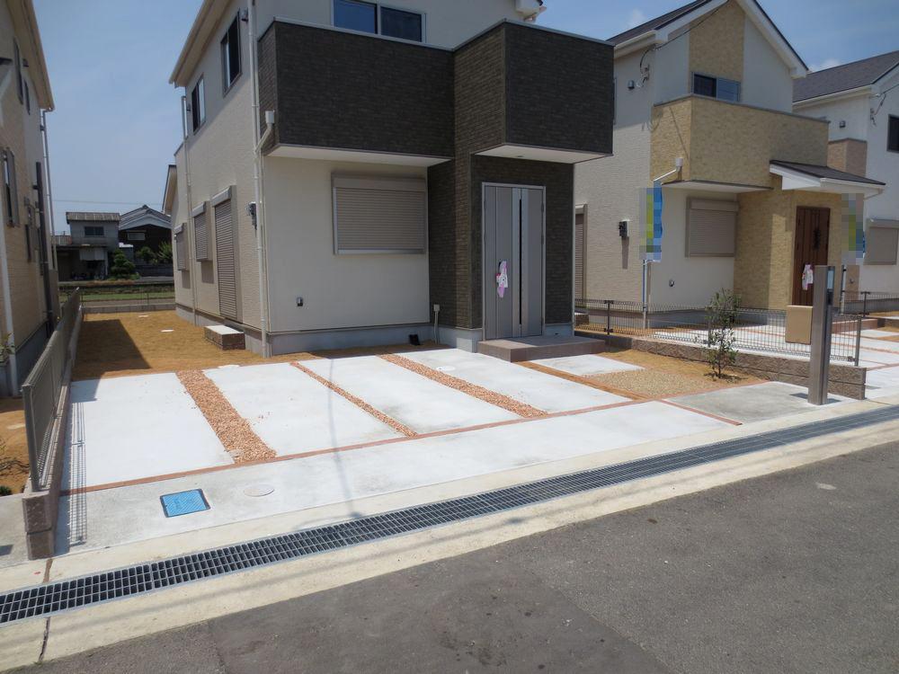 Local photos, including front road. ■ 1 ~ 4 Gochi is possible two all parking. (No. 3 place parking lot) ■